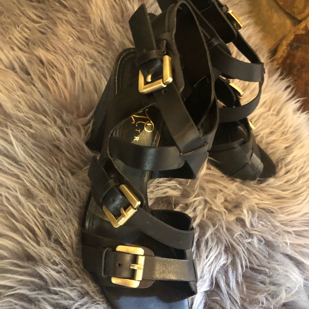 Ivanka Trump Shoes - Picture 3 of 7